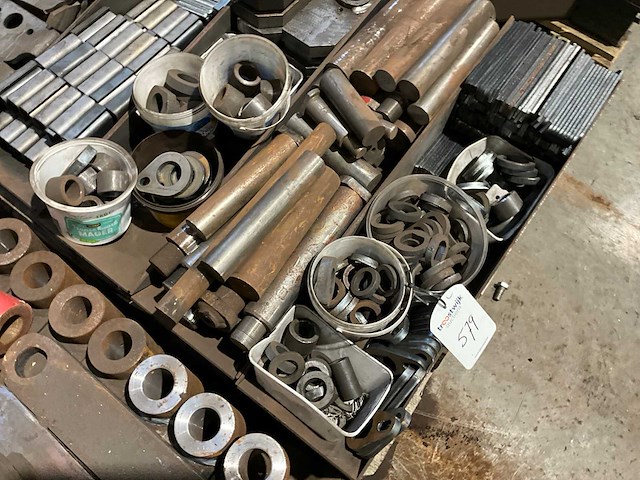 Passtukken, pennen en bussen - afbeelding 3 van  5