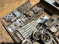 Passtukken, pennen en bussen - afbeelding 5 van  5