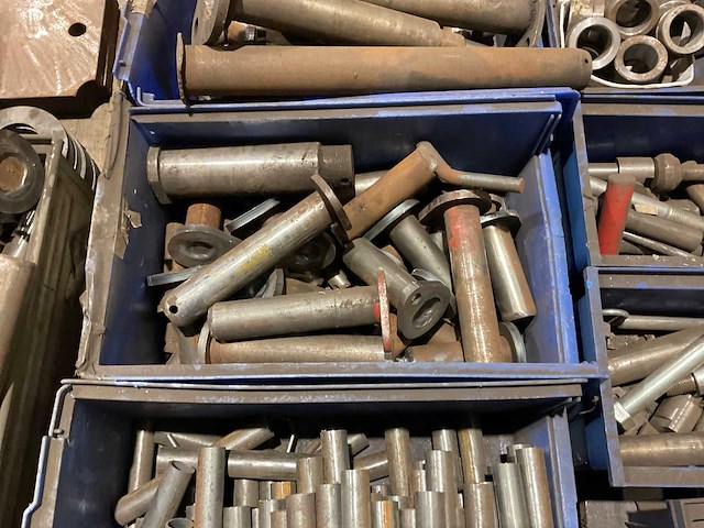 Passtukken, pennen en bussen - afbeelding 4 van  8