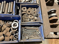 Passtukken, pennen en bussen - afbeelding 6 van  8