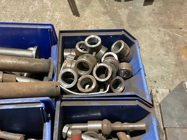 Passtukken, pennen en bussen - afbeelding 8 van  8