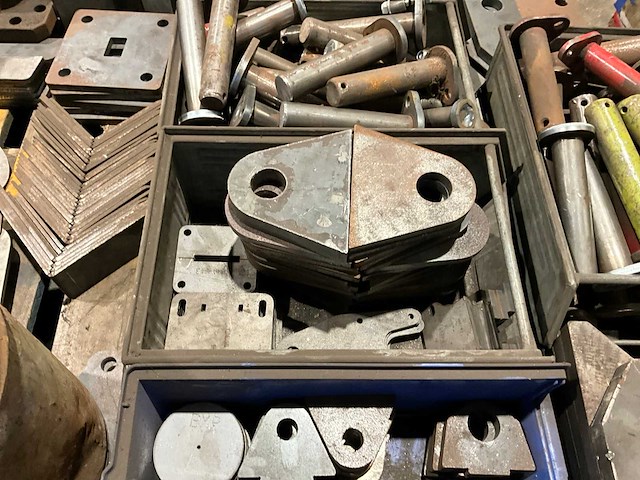 Passtukken, pennen en bussen - afbeelding 3 van  6