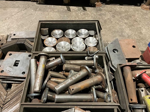 Passtukken, pennen en bussen - afbeelding 4 van  6