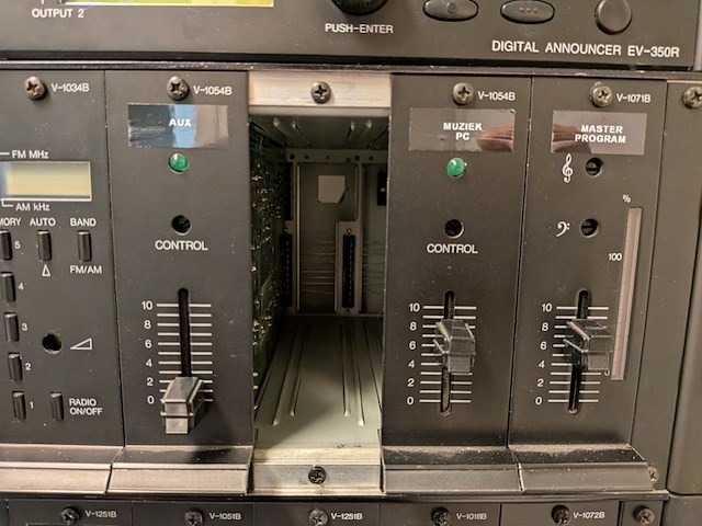 Patchkast met audio-apparatuur, varicon - afbeelding 3 van  30