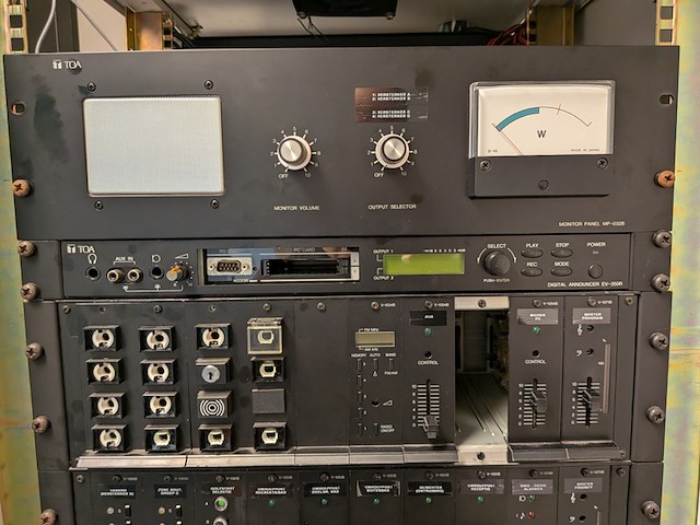 Patchkast met audio-apparatuur, varicon - afbeelding 28 van  30