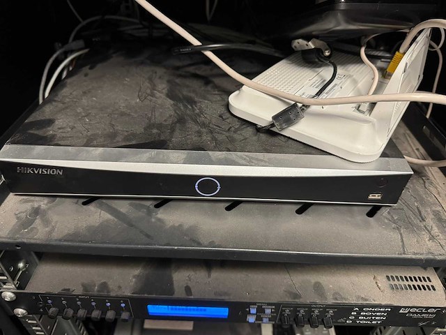 Patchkast met inhoud - afbeelding 8 van  8