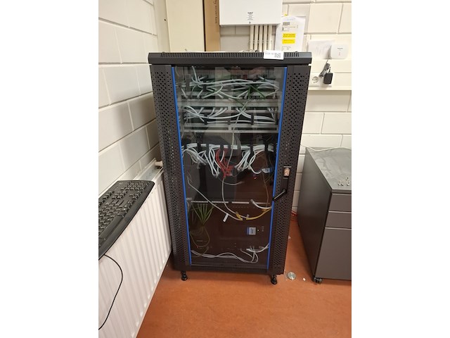 Patchkast met inhoud - afbeelding 2 van  7