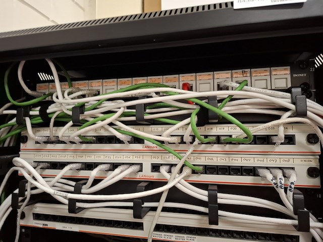 Patchkast met inhoud - afbeelding 7 van  7