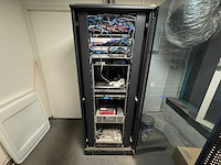 Patchkast met inhoud - afbeelding 2 van  8