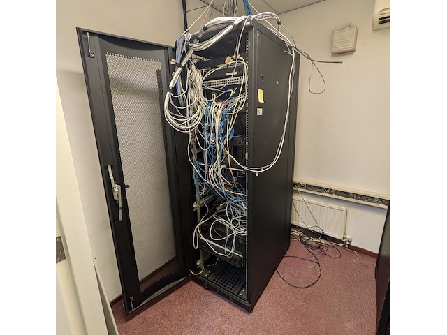 Patchkast met luchtkoeling en inhoud digitus - afbeelding 1 van  22