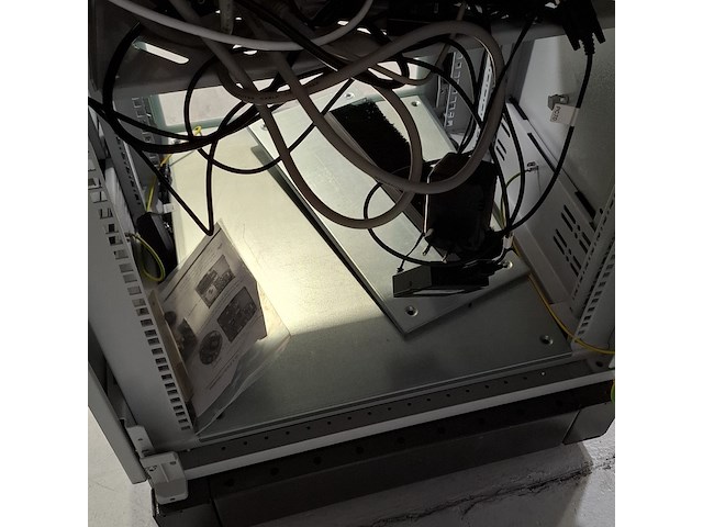 Patchkast met mobilofoon systeem, o.a. hytera, o.a. md785 - afbeelding 9 van  21