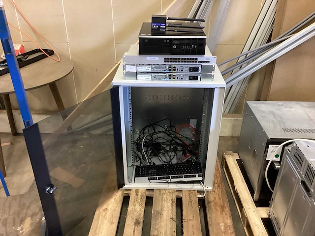 Patchkast met onderdelen - afbeelding 1 van  6