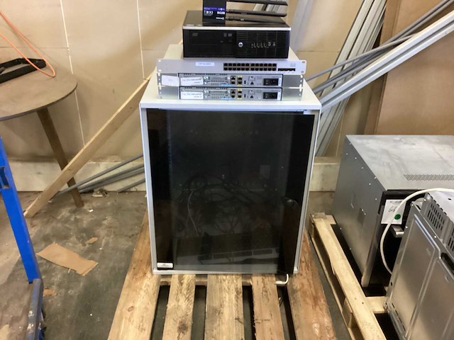 Patchkast met onderdelen - afbeelding 2 van  6