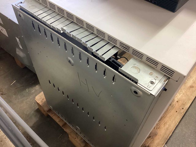 Patchkast met onderdelen - afbeelding 6 van  6