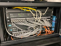 Patchkast met vpn gateway-gigabit switches-patchpanelen - afbeelding 2 van  3