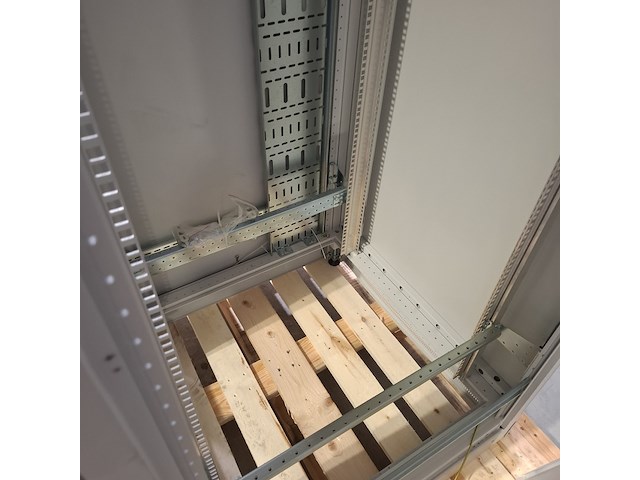 Patchkast - afbeelding 6 van  9