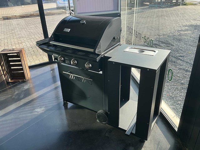Patton three burner barbecue - afbeelding 1 van  11