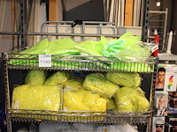 Pattycoats in diverse kleuren in winkelrek, incl. winkelrek afm. 90 x 46 x 130 cm. - afbeelding 2 van  3