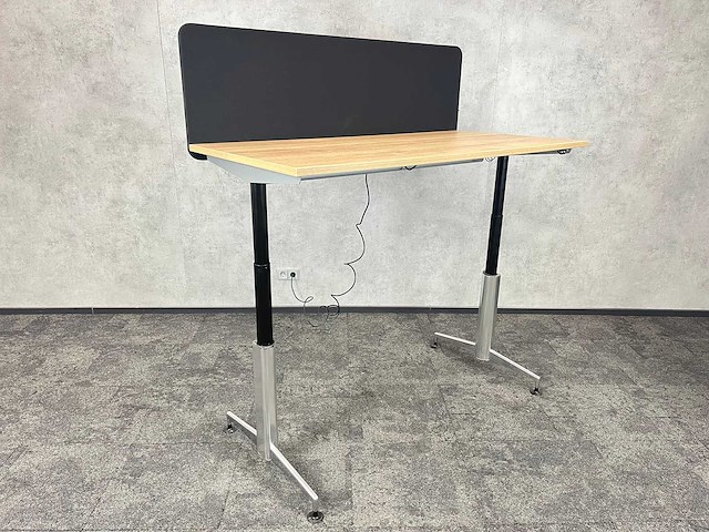 Paustian a-one hæve sænkebord - elektrisch zit-sta bureau 160x80 met scheidingswand - afbeelding 1 van  6