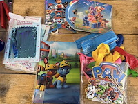 Paw patrol feestpakket, incl. kleed, slingers, ballonnen, bordjes, bestek etc. - 50 stuks - afbeelding 1 van  3