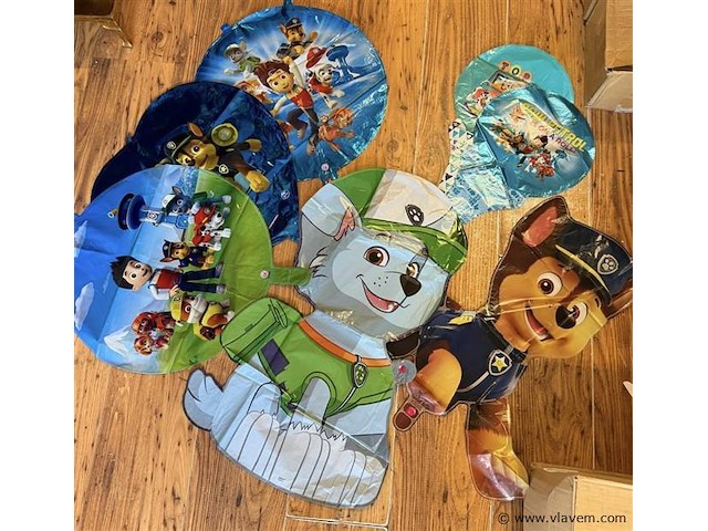 Paw patrol feestpakket, incl. kleed, slingers, ballonnen, bordjes, bestek etc. - 50 stuks - afbeelding 2 van  3