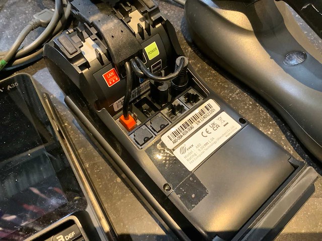 Pax, iiyama a80 pinautomaten, handscanner en monitor - afbeelding 3 van  7