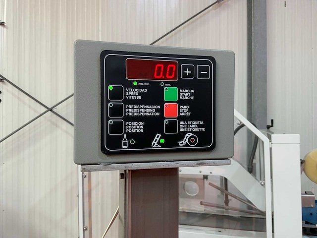Pb 115 etiketteermachine met doorvoerband - afbeelding 2 van  7
