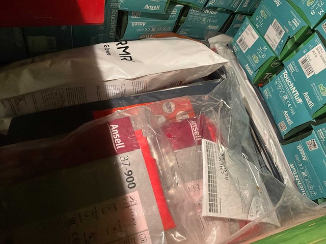 Pbm en handschoenen - afbeelding 4 van  4