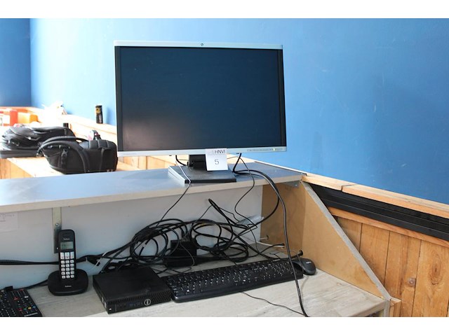Pc opstelling dell, model optiplex 3070, intel core i3, met toetsenbord, muis en hp monitor 34 inch. - afbeelding 1 van  4