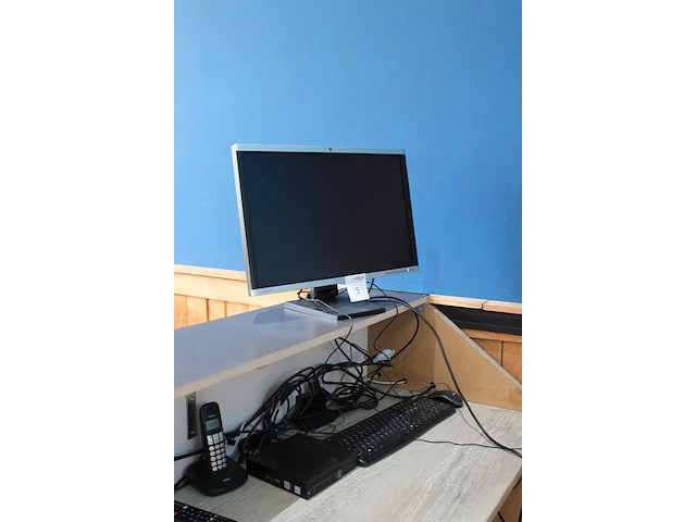Pc opstelling dell, model optiplex 3070, intel core i3, met toetsenbord, muis en hp monitor 34 inch. - afbeelding 2 van  4
