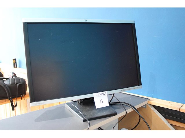 Pc opstelling dell, model optiplex 3070, intel core i3, met toetsenbord, muis en hp monitor 34 inch. - afbeelding 3 van  4