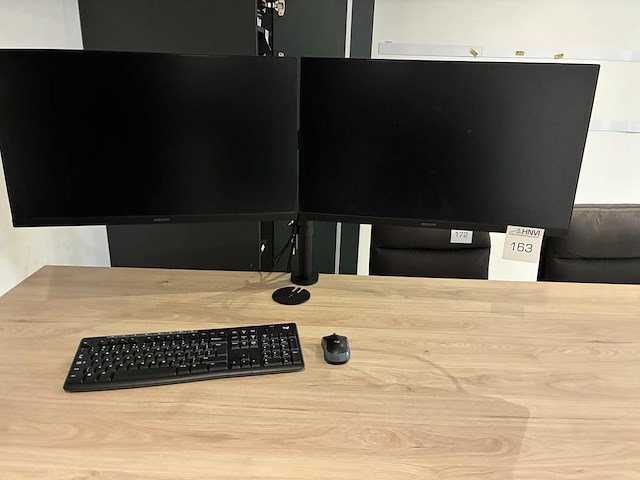 Pc opstelling hp met intel i7 processor, 16 gb intern geheugen, windows 11 pro, 12 gb grafische kaart nvidi... - afbeelding 1 van  7