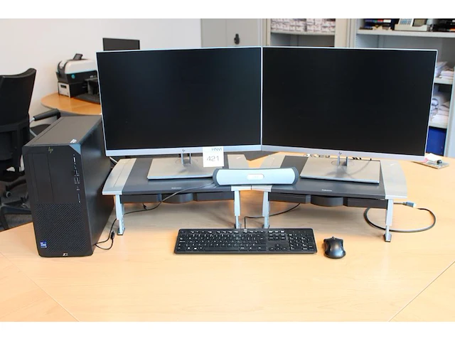 Pc opstelling hp z2 tower g9, i9, 13900k, ram 32gb, grafische kaart 6gb, 1tb opslag v.v. twee 24 inch monit... - afbeelding 1 van  6