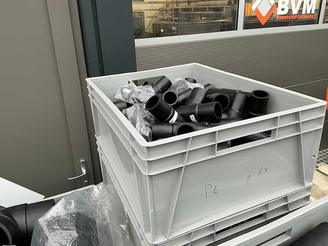 Pe bochten en moffen in kunststof krat (45x) - afbeelding 5 van  6