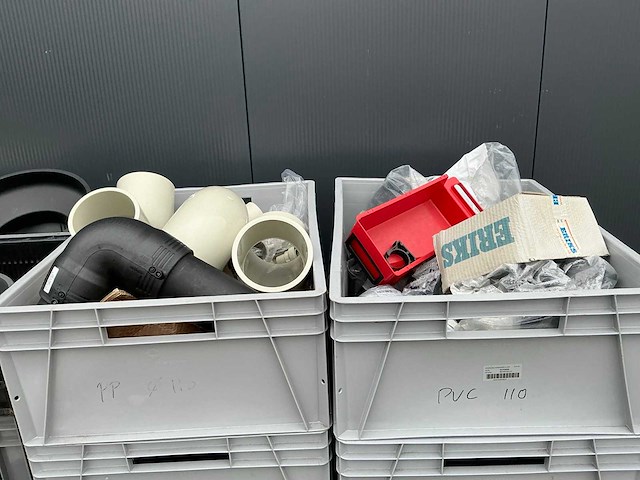 Pe bochten en moffen in kunststof krat (45x) - afbeelding 6 van  6