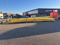 Pe buizen met bok - afbeelding 4 van  4