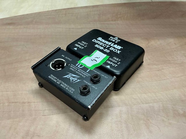 Peavey - various audio equipment (2x) - afbeelding 1 van  4