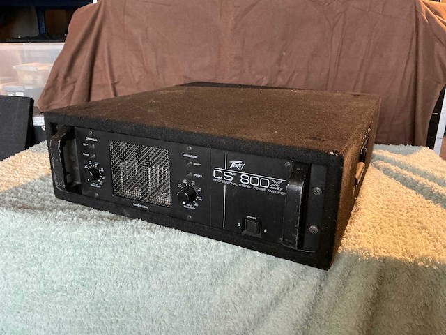 Peavey cs800x 2-kanaals 600w versterker - afbeelding 1 van  3