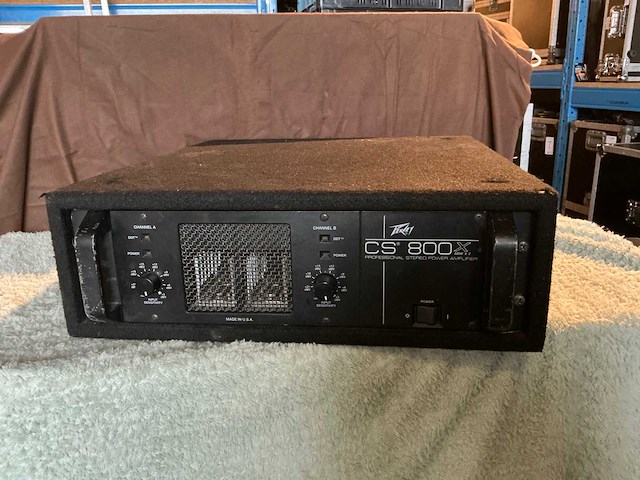 Peavey cs800x 2-kanaals 600w versterker - afbeelding 2 van  3
