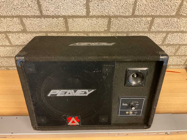 Peavey eurosys 12 pm podium monitor 12” - afbeelding 2 van  7