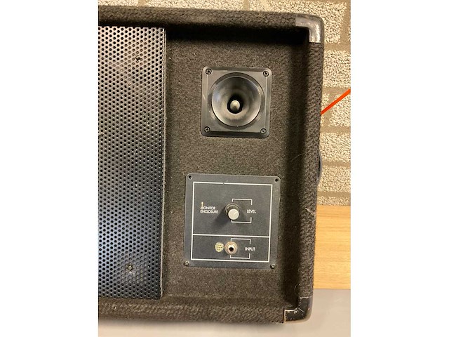 Peavey eurosys 12 pm podium monitor 12” - afbeelding 3 van  7