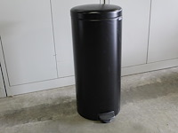 Pedaalemmer brabantia soft close. hoogte 67 cm. doorsnede 29 cm