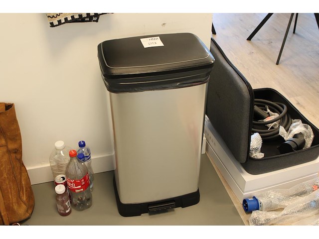 Pedaalemmer curver. hoogte 71 cm. - afbeelding 1 van  2