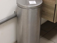 Pedaalemmer nn, hoogte 64 cm. - afbeelding 2 van  2