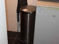 Pedaalemmer nn hoogte 65 cm. - afbeelding 1 van  2