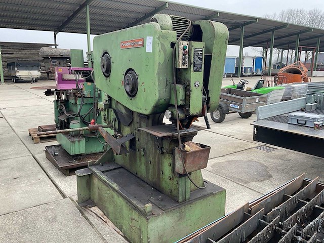 Peddinghaus 210 super i3 pons- en knipmachine - afbeelding 7 van  10