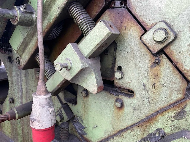 Peddinghaus 210 super i3 pons- en knipmachine - afbeelding 8 van  10