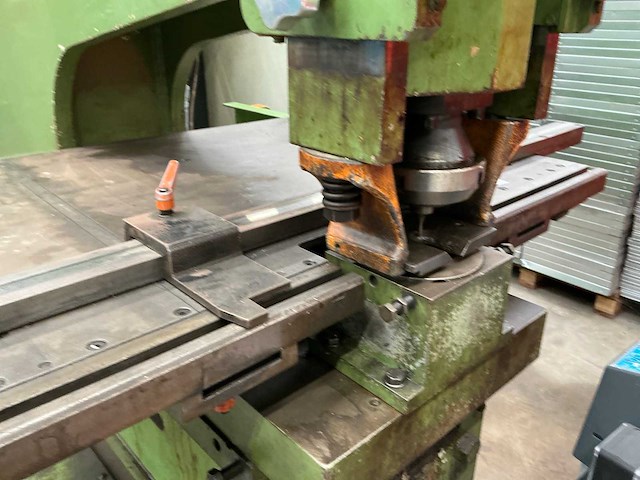 Peddinghaus hydraulic 1000 ponsmachine 100ton - afbeelding 4 van  18