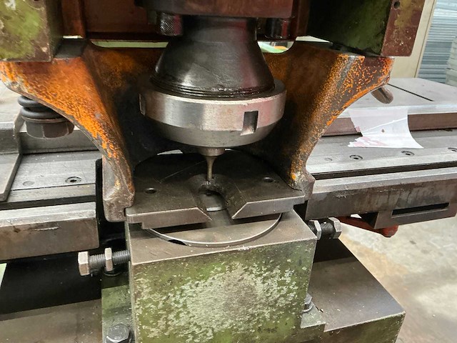 Peddinghaus hydraulic 1000 ponsmachine 100ton - afbeelding 5 van  18