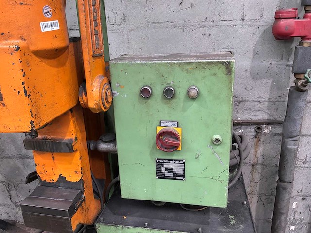 Peddinghaus hydraulische ponsmachine - afbeelding 7 van  8